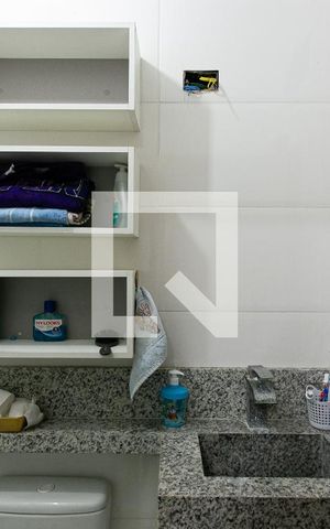 Casa à venda com 170m², 4 quartos e 2 vagasBanheiro da Suíte 2