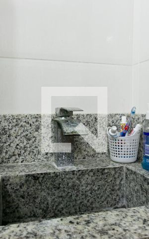 Casa à venda com 170m², 4 quartos e 2 vagasBanheiro da Suíte 2