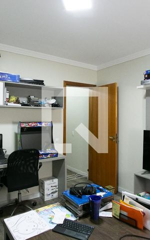 Casa à venda com 170m², 4 quartos e 2 vagasEscritório