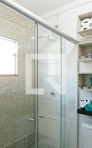 Casa à venda com 170m², 4 quartos e 2 vagasBanheiro da Suíte 1