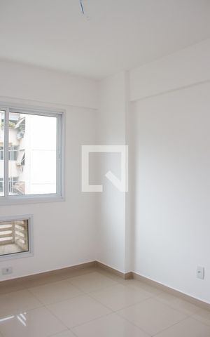 Apartamento à venda com 94m², 4 quartos e 2 vagasQuarto 02