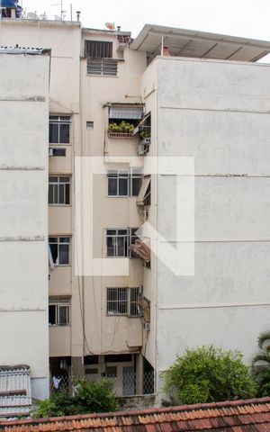 Apartamento à venda com 94m², 4 quartos e 2 vagasÁrea de Serviço - Janela