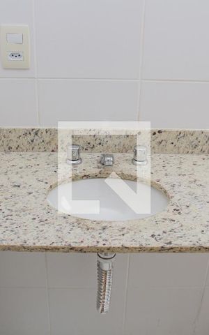 Apartamento à venda com 89m², 3 quartos e 1 vagaBanheiro da Suíte 01