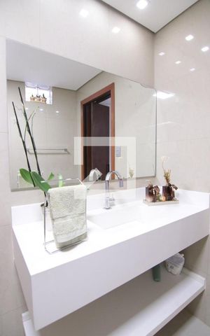 Casa à venda com 144m², 3 quartos e 1 vagaBanheiro
