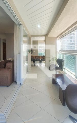 Apartamento para alugar com 149m², 3 quartos e 2 vagas Apartamento para alugar com 149m², 3 quartos e 2 vagasVaranda