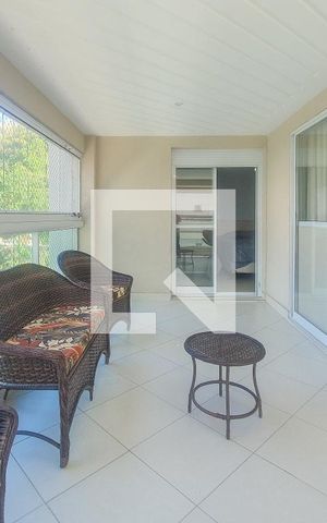 Apartamento para alugar com 149m², 3 quartos e 2 vagas Apartamento para alugar com 149m², 3 quartos e 2 vagasVaranda