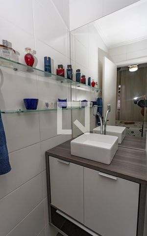 Apartamento à venda com 98m², 3 quartos e 1 vaga Apartamento à venda com 98m², 3 quartos e 1 vagaBanheiro da suíte