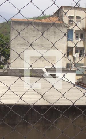 Apartamento à venda com 65m², 2 quartos e sem vagaVista