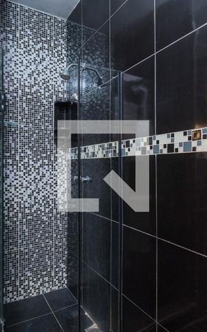 Apartamento à venda com 63m², 2 quartos e sem vaga Apartamento à venda com 63m², 2 quartos e sem vagaBanheiro Corredor