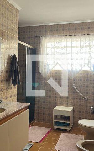 Casa à venda com 270m², 3 quartos e 2 vagas Casa à venda com 270m², 3 quartos e 2 vagasBanheiro da Suíte