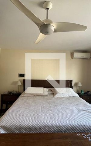 Casa à venda com 270m², 3 quartos e 2 vagas Casa à venda com 270m², 3 quartos e 2 vagasSuíte