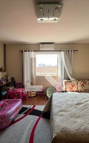 Casa à venda com 270m², 3 quartos e 2 vagas Casa à venda com 270m², 3 quartos e 2 vagasQuarto 1