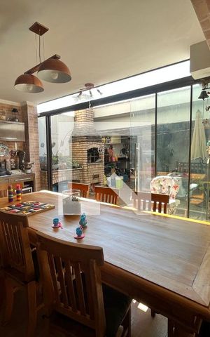 Casa à venda com 270m², 3 quartos e 2 vagas Casa à venda com 270m², 3 quartos e 2 vagasSala de Jantar