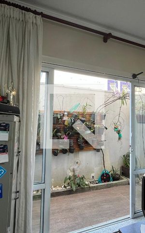 Casa à venda com 270m², 3 quartos e 2 vagas Casa à venda com 270m², 3 quartos e 2 vagasEscritório