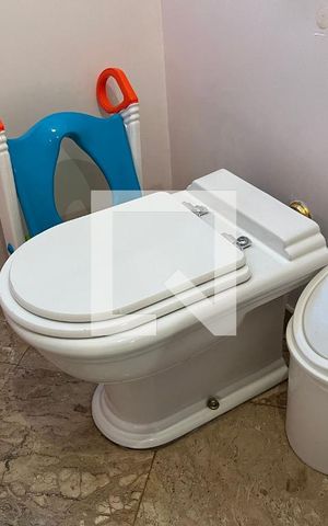 Casa à venda com 270m², 3 quartos e 2 vagas Casa à venda com 270m², 3 quartos e 2 vagasLavabo