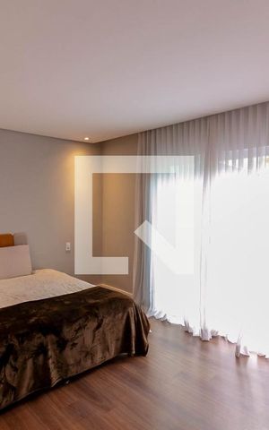 Casa de condomínio à venda com 810m², 4 quartos e 4 vagas Casa de condomínio à venda com 810m², 4 quartos e 4 vagasQuarto 4