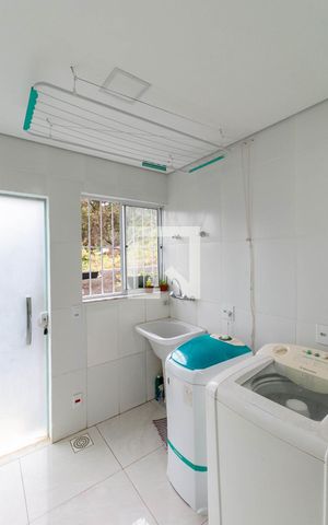 Casa de condomínio à venda com 810m², 4 quartos e 4 vagas Casa de condomínio à venda com 810m², 4 quartos e 4 vagasÁrea de Serviço