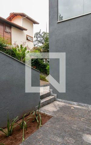 Casa de condomínio à venda com 810m², 4 quartos e 4 vagas Casa de condomínio à venda com 810m², 4 quartos e 4 vagasQuarto 4