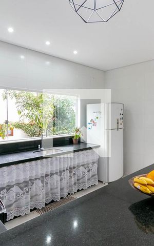 Casa de condomínio à venda com 810m², 4 quartos e 4 vagas Casa de condomínio à venda com 810m², 4 quartos e 4 vagasCozinha