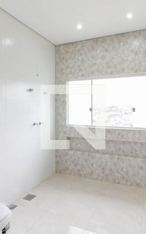 Casa de condomínio à venda com 810m², 4 quartos e 4 vagas Casa de condomínio à venda com 810m², 4 quartos e 4 vagasBanheiro da Suíte