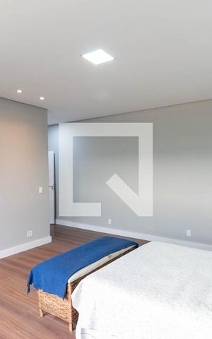 Casa de condomínio à venda com 810m², 4 quartos e 4 vagas Casa de condomínio à venda com 810m², 4 quartos e 4 vagasQuarto Suíte