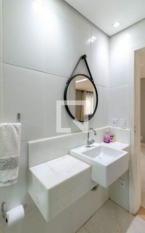 Casa de condomínio à venda com 810m², 4 quartos e 4 vagas Casa de condomínio à venda com 810m², 4 quartos e 4 vagasBanheiro Social