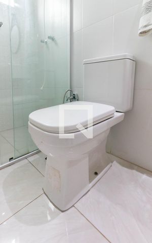 Casa de condomínio à venda com 810m², 4 quartos e 4 vagas Casa de condomínio à venda com 810m², 4 quartos e 4 vagasBanheiro Social