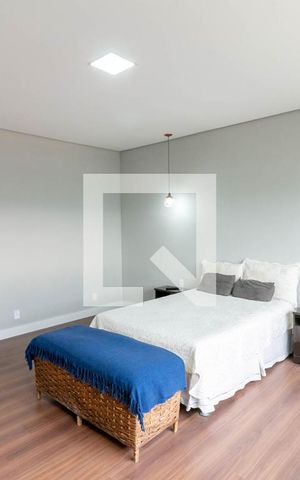 Casa de condomínio à venda com 810m², 4 quartos e 4 vagas Casa de condomínio à venda com 810m², 4 quartos e 4 vagasQuarto Suíte
