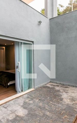 Casa de condomínio à venda com 810m², 4 quartos e 4 vagas Casa de condomínio à venda com 810m², 4 quartos e 4 vagasQuarto 4