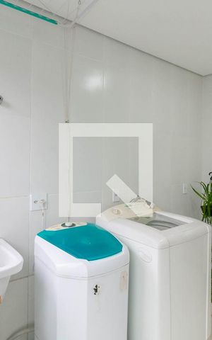 Casa de condomínio à venda com 810m², 4 quartos e 4 vagas Casa de condomínio à venda com 810m², 4 quartos e 4 vagasÁrea de Serviço