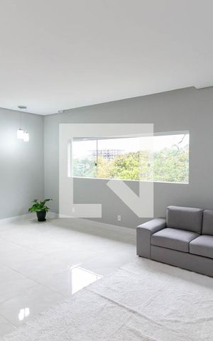 Casa de condomínio à venda com 810m², 4 quartos e 4 vagas Casa de condomínio à venda com 810m², 4 quartos e 4 vagasSala