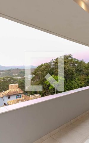 Casa de condomínio à venda com 810m², 4 quartos e 4 vagas Casa de condomínio à venda com 810m², 4 quartos e 4 vagasVaranda