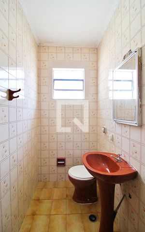 Casa à venda com 147m², 3 quartos e 2 vagasBanheiro