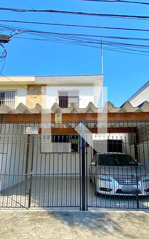 Casa à venda com 147m², 3 quartos e 2 vagasFachada