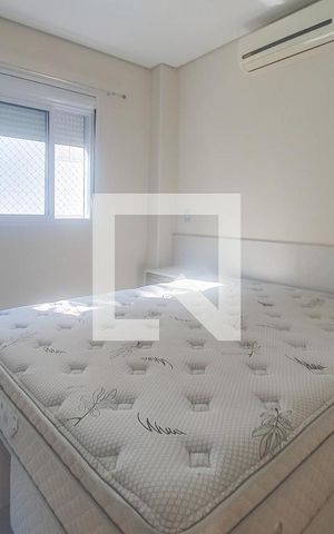 Casa para alugar com 219m², 4 quartos e 4 vagas Casa para alugar com 219m², 4 quartos e 4 vagasSuíte