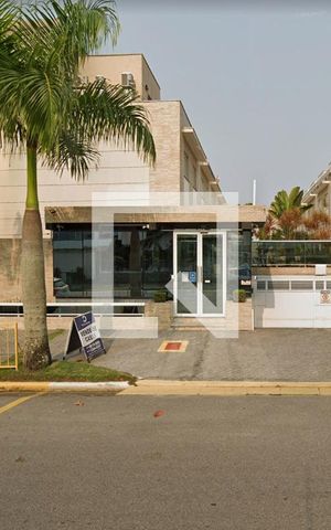 Casa para alugar com 219m², 4 quartos e 4 vagas Casa para alugar com 219m², 4 quartos e 4 vagasFachada