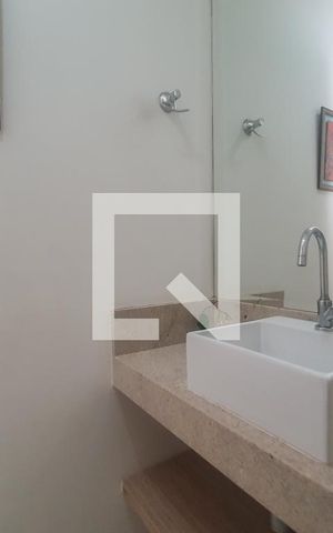 Casa para alugar com 219m², 4 quartos e 4 vagas Casa para alugar com 219m², 4 quartos e 4 vagasBanheiro 1