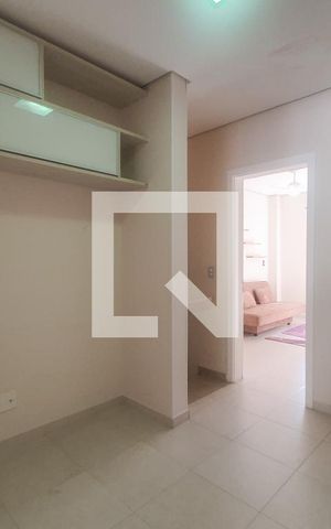 Casa para alugar com 219m², 4 quartos e 4 vagas Casa para alugar com 219m², 4 quartos e 4 vagasHall Quartos