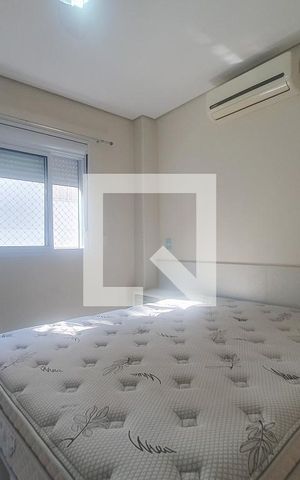 Casa para alugar com 219m², 4 quartos e 4 vagas Casa para alugar com 219m², 4 quartos e 4 vagasSuíte