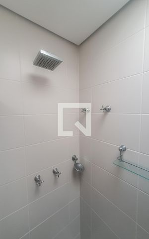 Casa para alugar com 219m², 4 quartos e 4 vagas Casa para alugar com 219m², 4 quartos e 4 vagasBanheiro 2