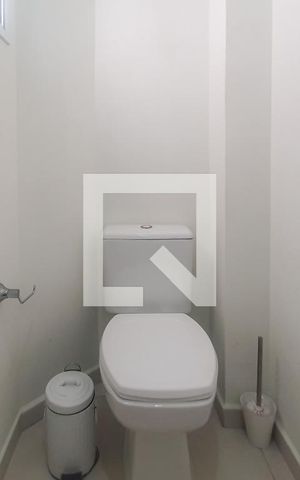 Casa para alugar com 219m², 4 quartos e 4 vagas Casa para alugar com 219m², 4 quartos e 4 vagasBanheiro 1