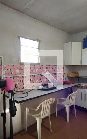 Casa à venda com 330m², 4 quartos e 1 vagaEdícula - Cozinha
