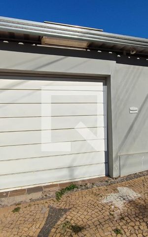 Casa à venda com 330m², 4 quartos e 1 vagaPLACA INSTALADA NA FACHADA