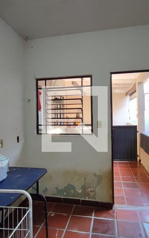 Casa à venda com 330m², 4 quartos e 1 vagaEdícula - Sala