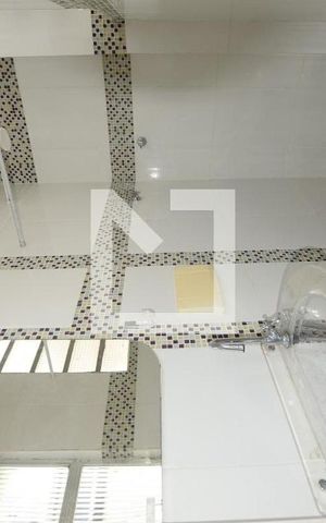 Apartamento para alugar com 65m², 2 quartos e sem vagaBanheiro de serviço