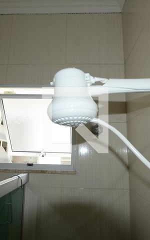 Apartamento para alugar com 65m², 2 quartos e sem vagaBanheiro
