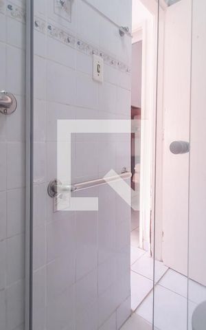Apartamento para alugar com 55m², 2 quartos e sem vaga Apartamento para alugar com 55m², 2 quartos e sem vagaBanheiro 1