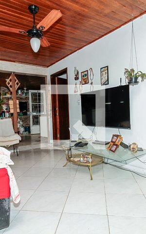 Casa à venda com 160m², 3 quartos e sem vaga Casa à venda com 160m², 3 quartos e sem vagaSala
