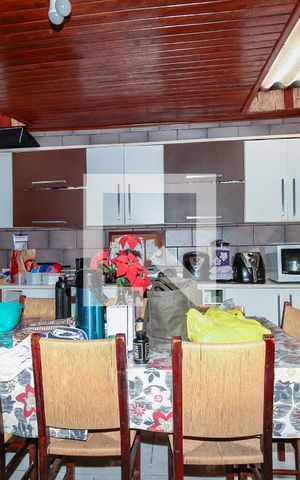 Casa à venda com 160m², 3 quartos e sem vaga Casa à venda com 160m², 3 quartos e sem vagaCozinha