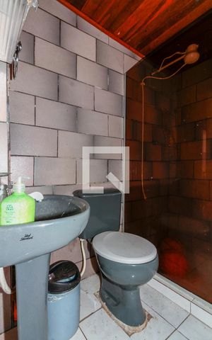 Casa à venda com 160m², 3 quartos e sem vaga Casa à venda com 160m², 3 quartos e sem vagaBanheiro Social